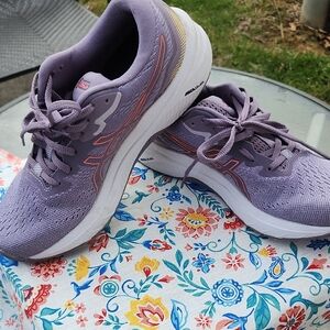 ASICS GT 1000 lavendar Size 8 Sneakers